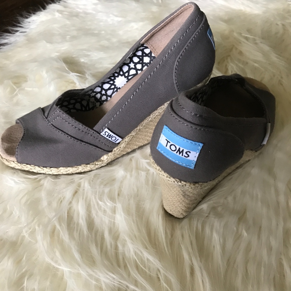 Toms Peep-Toe Wedges